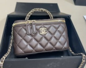 Vanity with Chain *High Quality*